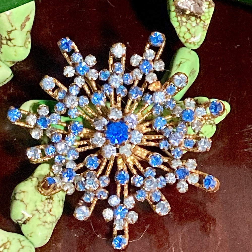 VTG Austrian Blue Crystal Starburst Brooch - Picture 2 of 6